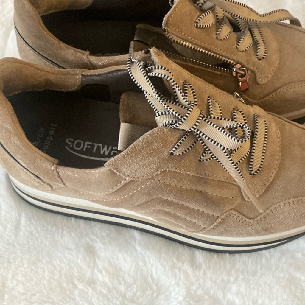 Softwaves Lace Up Tan Color Size 37